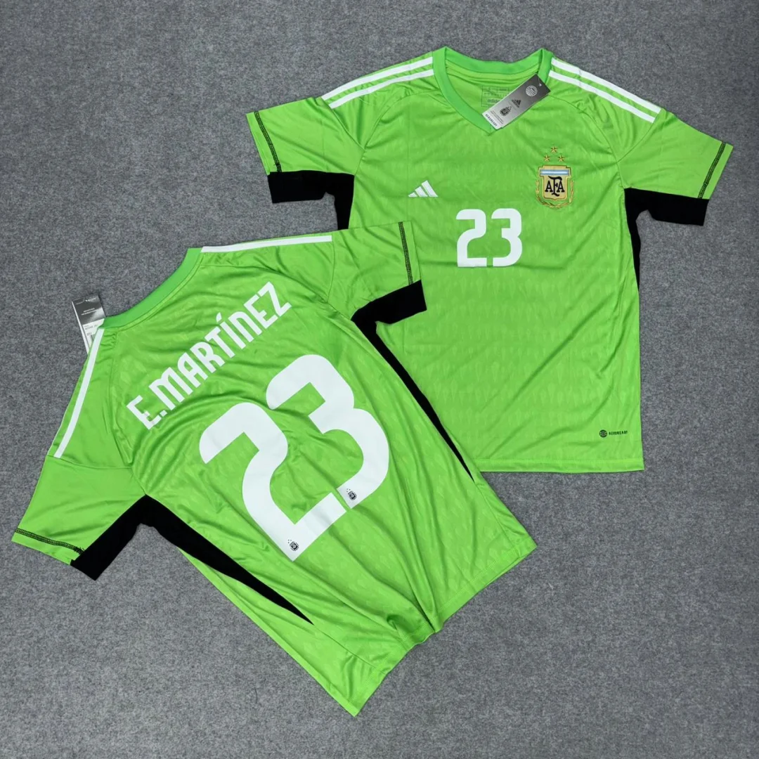 DIBU MARTINEZ 23
