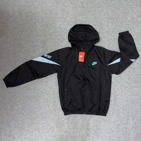 CAMPERA ROMPEVIENTO NIKEPRO