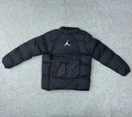 CAMPERA JORDAN CIERRE DE COSTADO